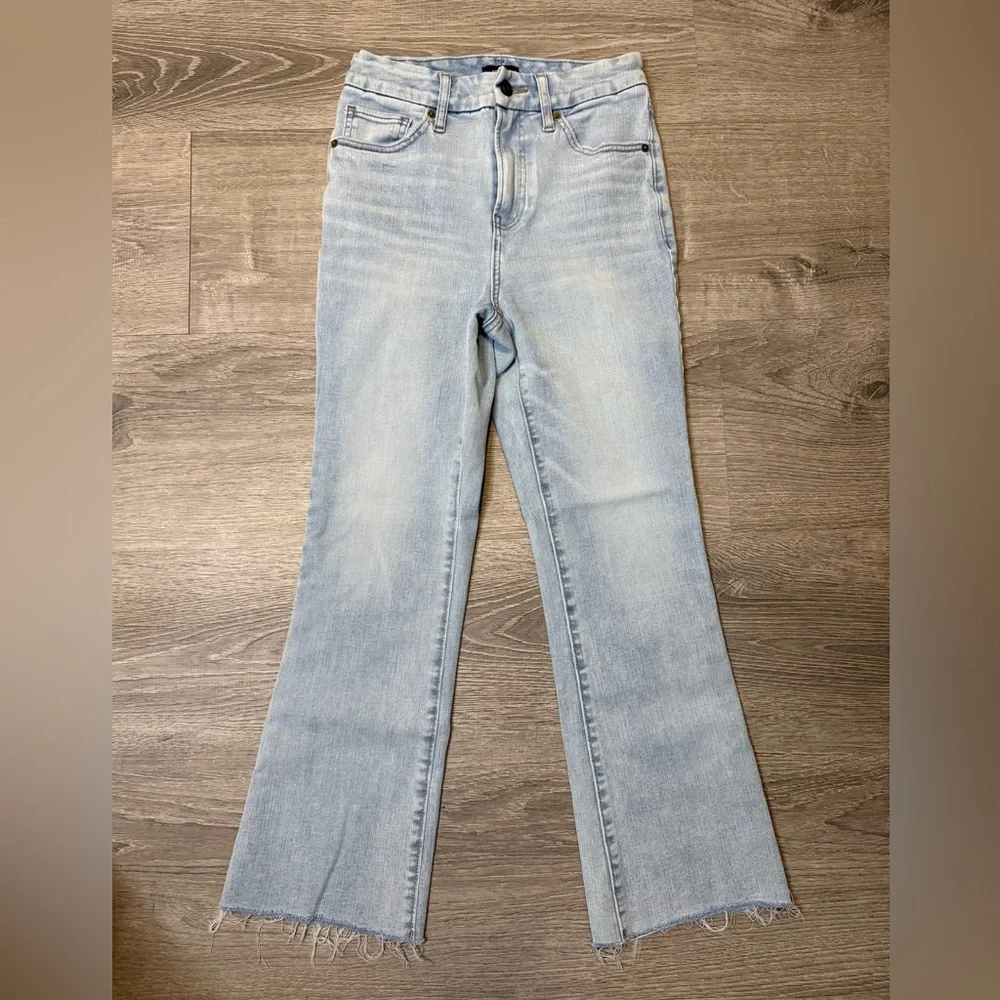 •EXPRESS• HIGH RISE CROPPED FLARE JEANS - Picture 2 of 6
